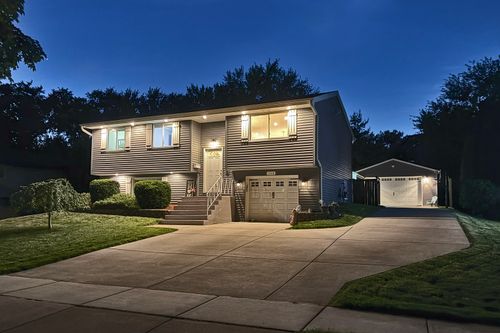 1328 Cabot Ln, Schaumburg, IL, 60193-2517 | Card Image