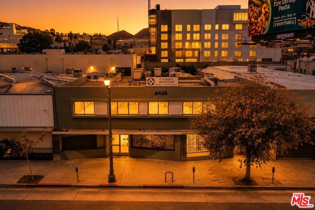 Commercial Sale in Los Angeles 3
