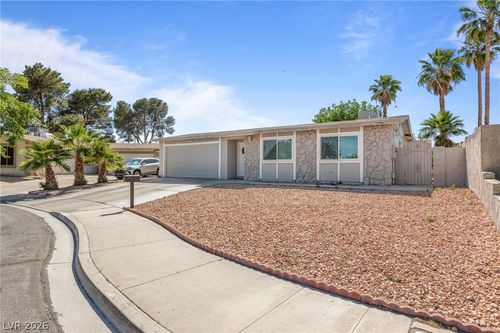 4261 Ridgeview Dr, Las Vegas, NV, 89103-3218 | Card Image