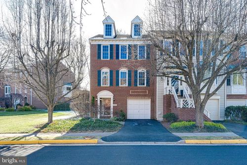 2001 Gervais Dr, FALLS CHURCH, VA, 22043-1676 | Card Image