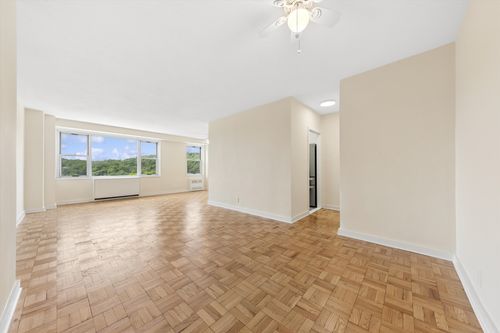2d-2400 Johnson Ave, Bronx, NY, 10463-6466 | Card Image