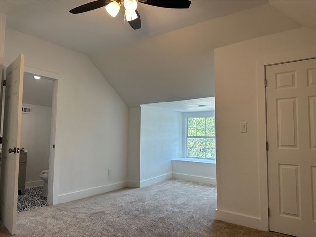Guest Bedroom 1 | Image 17