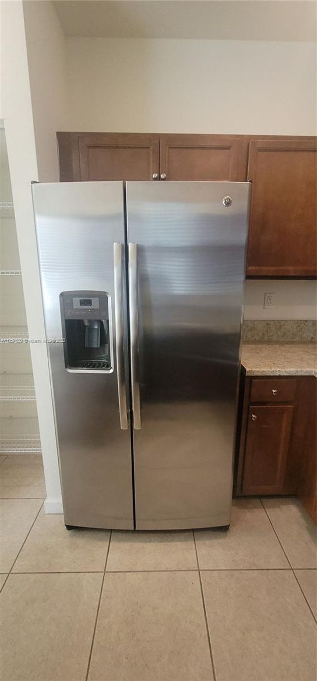 9339 - 9339 W 34 Th Ct, Townhouse with 3 bedrooms, 3 bathrooms and null parking in Hialeah FL | Image 6