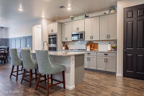 3272 W Shadow Park Way, Tucson, AZ, 85742-9815 | Card Image