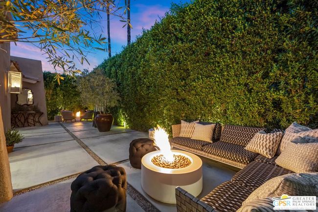 3708 E Bogert Trl, Condo with 2 bedrooms, 3 bathrooms and 2 parking in Palm Springs CA | Image 20