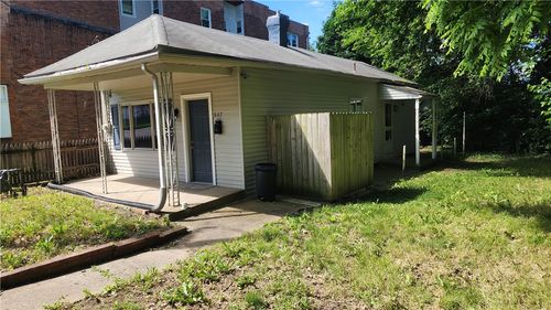 607 Olive Ln, Ambridge, PA, 15003-2459 | Card Image
