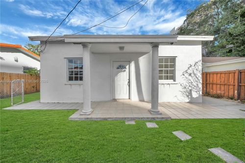 2731-2731 Sw 24th St, Miami, FL, 33145 | Card Image