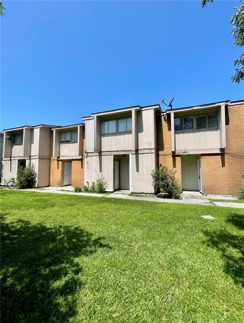 201 Sandra Del Mar Dr, Mandeville, LA, 70448-4748 | Card Image