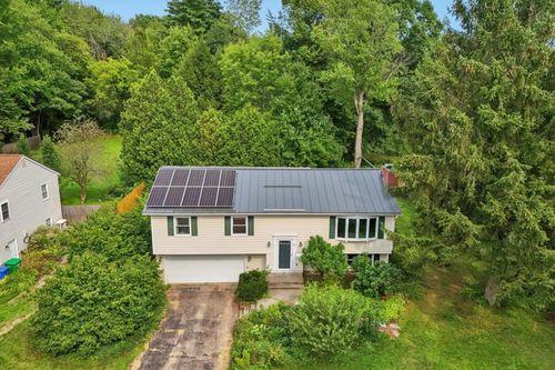 5 Yandow Dr, South Burlington, VT, 05403-7841 | Card Image