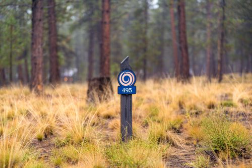 495-56476 Elk Run Ln, Bend, OR, 97707-1995 | Card Image