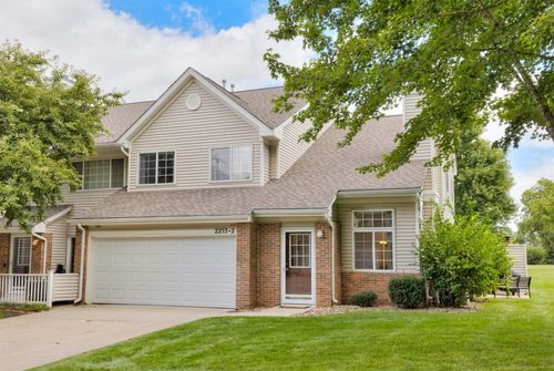 2-2253 Grand Ave, West Des Moines, IA, 50265-5640 | Card Image