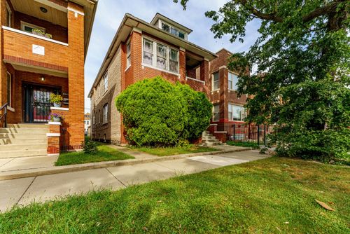 6734 S Maplewood Ave, Chicago, IL, 60629-1809 | Card Image