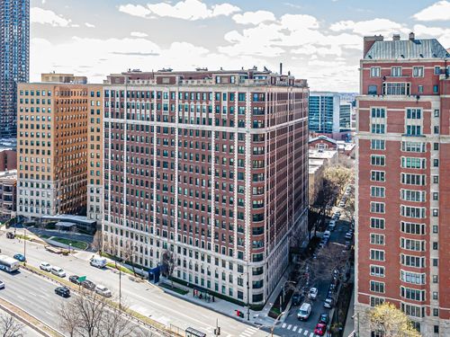 2c-3750 Lake Shore Dr, Chicago, IL, 60613-4220 | Card Image