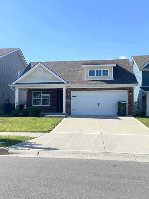 2492 Feathersound Way, Lexington, KY, 40511-8582 | Card Image