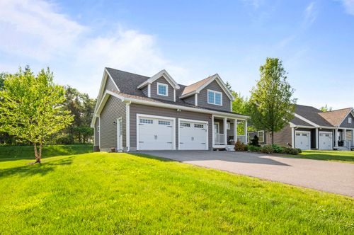4 Three Ponds Dr, Brentwood, NH, 03833-6659 | Card Image