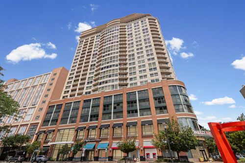 1211-807 Davis St, Evanston, IL, 60201-7101 | Card Image
