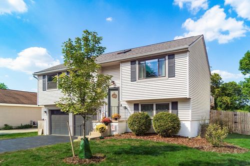 3990 Thompson Ave, Grove City, OH, 43123-3809 | Card Image