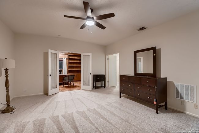 201 Sheffield, House other with 5 bedrooms, 5 bathrooms and null parking in Castle Hills TX | Image 41