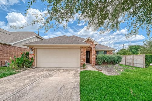 6725 Strawberry Brook Ln, Dickinson, TX, 77539-8056 | Card Image