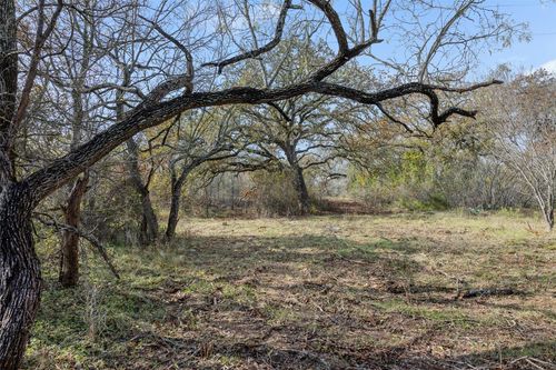 1088 Bugtussle Ln, Luling, TX, 78648-4437 | Card Image