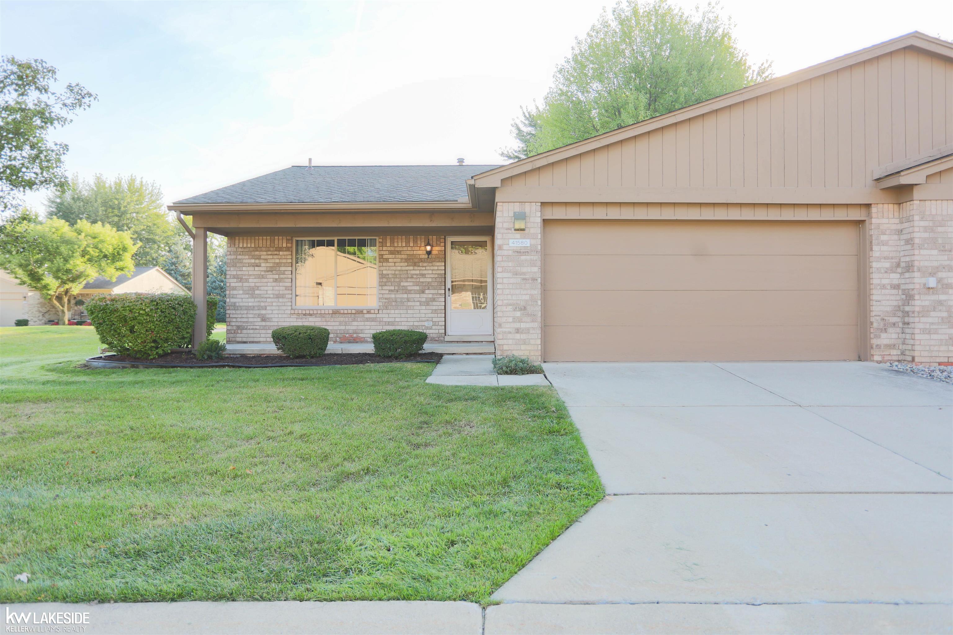 Clinton Grove Dr, Clinton Township, MI 48038