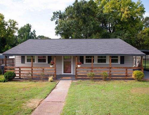 105 25th St, Phenix City, AL, 36867-4137 | Card Image
