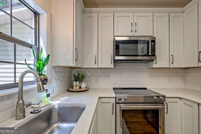 199 Stornoway Dr, Townhouse with 3 bedrooms, 2 bathrooms and 3 parking in Clayton GA | Image 13