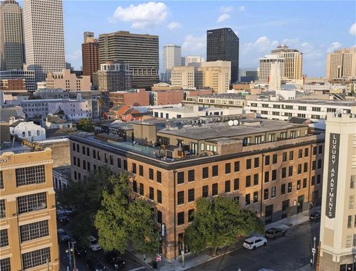 ph-1-888 Baronne St, New Orleans, LA, 70113-1103 | Card Image