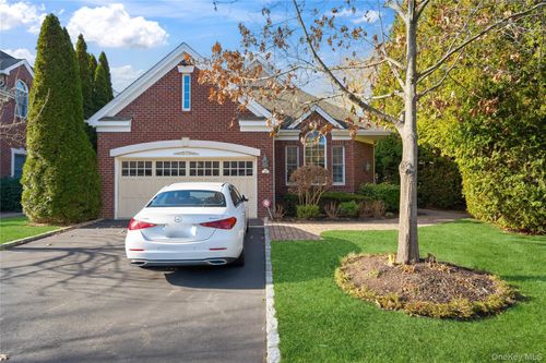 23 Hathaway Ln, Manhasset, NY, 11030-4117 | Card Image