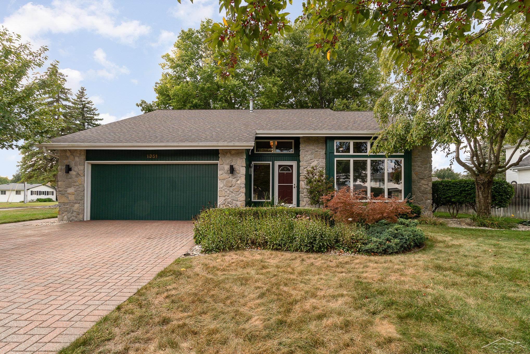 Angela Dr, Saginaw, MI 48609