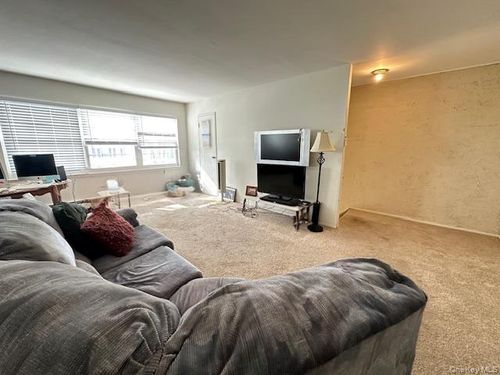 305 Towne House Vlg, Islandia, NY, 11749-4823 | Card Image