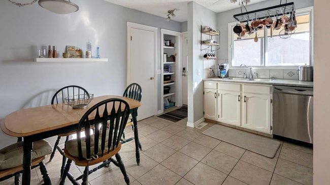 3503 Cedarille Drive Sw, House other with 5 bedrooms, 2 bathrooms and 2 parking in Calgary AB | Image 24