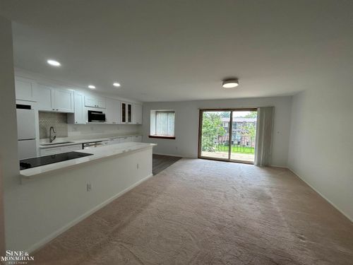 330 Riviera Dr, Saint Clair Shores, MI, 48080-3010 | Card Image