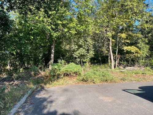 76 Woodland Rd, Piscataway, NJ, 08854-4220 | Card Image
