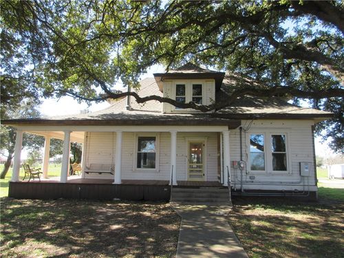 607 S 1st St, Rosebud, TX, 76570-3374 | Card Image