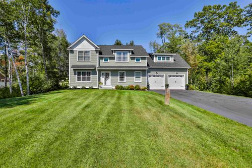 33 Signature Dr, Barrington, NH, 03825-3755 | Card Image