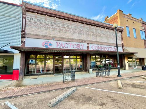 312 E Railroad Ave, Crystal Springs, MS, 39059-2848 | Card Image