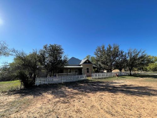 201 Ratliff Rd, Bronte, TX, 76933-5907 | Card Image