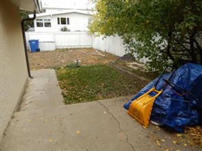 1251 St Charles Rd N, House detached with 4 bedrooms, 2 bathrooms and null parking in Lethbridge AB | Image 35