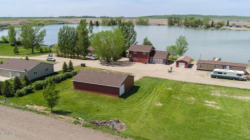 174 Shoreline Drive S, Dawson, ND, 58428 | Card Image