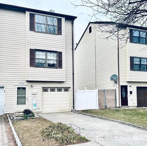 13 Essex St, Carteret, NJ, 07008-3359 | Card Image