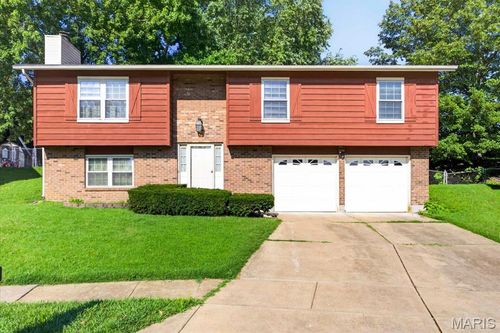 8543 Maylor Dr, Affton, MO, 63123-3469 | Card Image