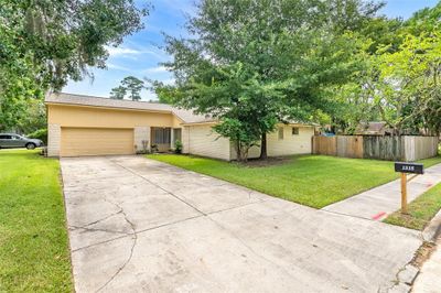 1315 N Diamondhead Boulevard, House other with 3 bedrooms, 2 bathrooms and null parking in Crosby TX | Image 1