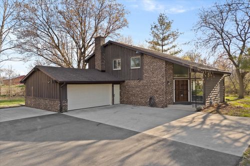 1111 Wauwatosa Rd, Cedarburg, WI, 53012-8902 | Card Image