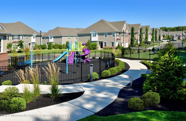 2008 Stallion Cir E, Condo with 3 bedrooms, 3 bathrooms and null parking in Toms River NJ | Image 20