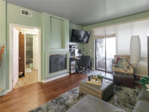 219-555 Maine Ave, Long Beach, CA, 90802-2719 | Card Image