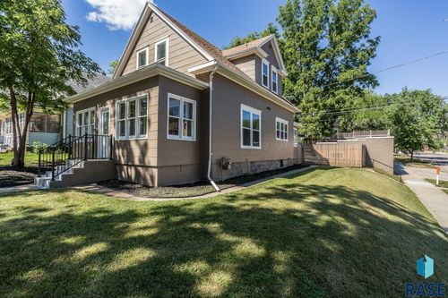 1001 S 1st Avenue Cir, Sioux Falls, SD, 57105 | Card Image