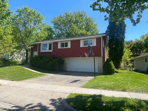 1743 Reichert Ave, Red Wing, MN, 55066-3228 | Card Image