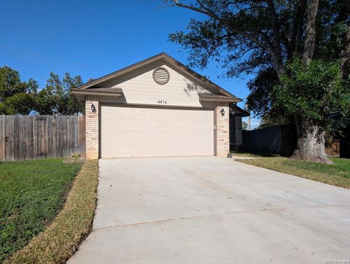 4414 Knollmanor, San Antonio, TX, 78247-2129 | Card Image