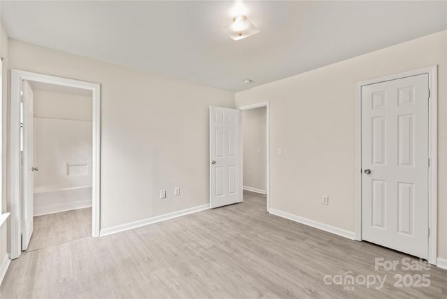 425 Austin Dr, House other with 3 bedrooms, 2 bathrooms and null parking in Charlotte NC | Image 16